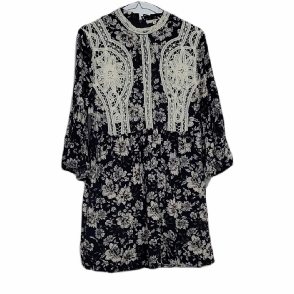 Entro Navy Floral Lace 3/4 Flutter Sleeve Boho Tunic Top